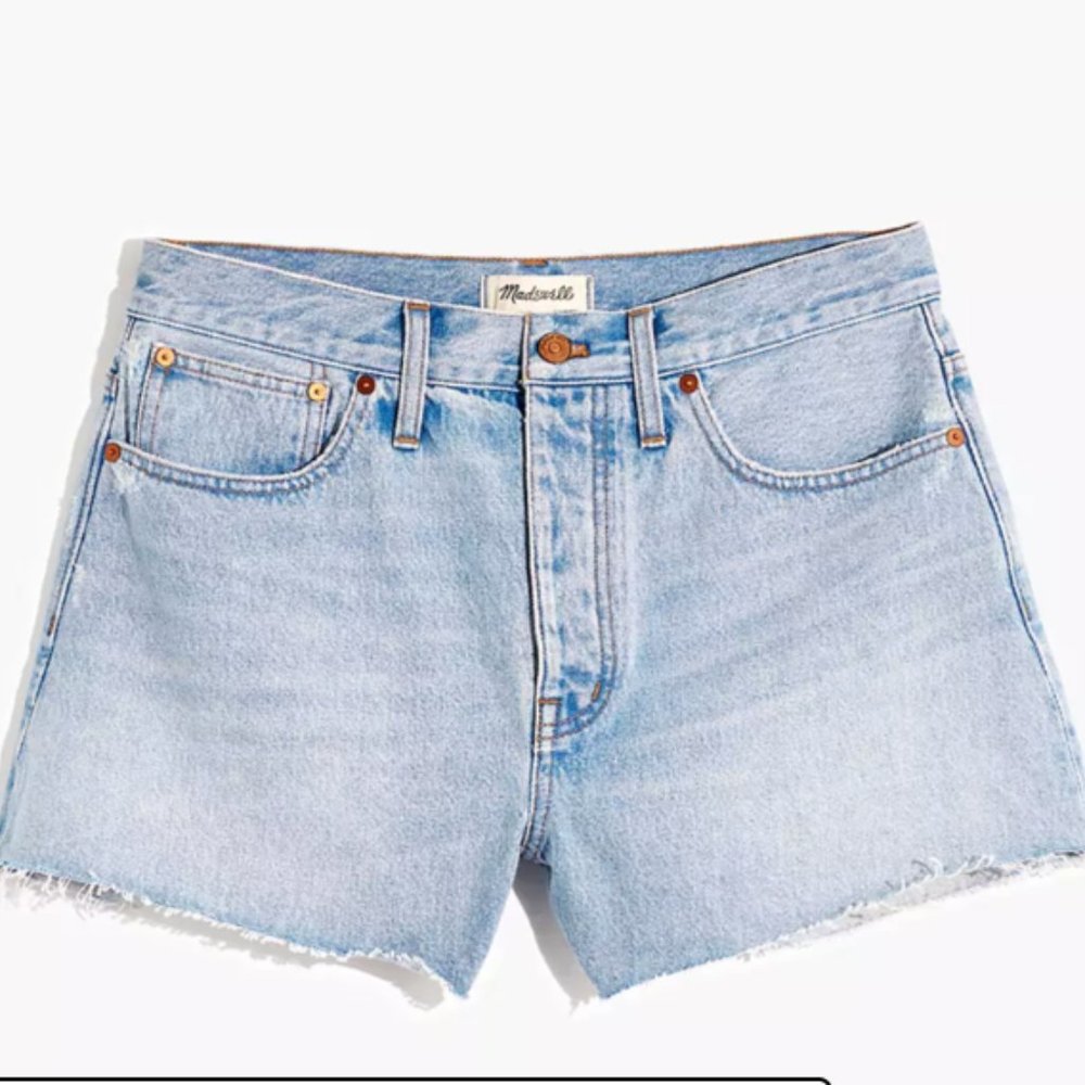 Madewell Curvy Relaxed Denim Shorts in Cedarcroft Wash Size 28